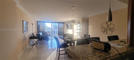 3140 S Ocean Dr, Unit 210 in Hallandale Beach, FL - Building Photo - Building Photo