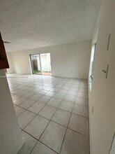 5582 NW 102nd Pl in Doral, FL - Building Photo - Building Photo