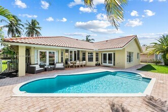 10901 NW 6th St in Plantation, FL - Building Photo - Building Photo