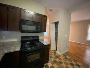 923 Russell St in Kalamazoo, MI - Building Photo - Building Photo