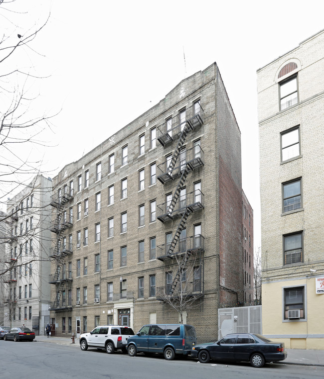 3573 Dekalb Ave in Bronx, NY - Foto de edificio - Building Photo