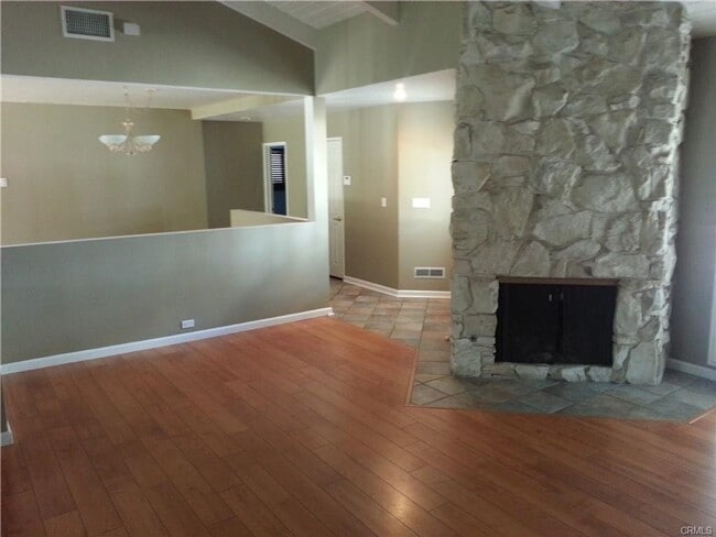 542 E Adams Ave in Orange, CA - Building Photo - Building Photo