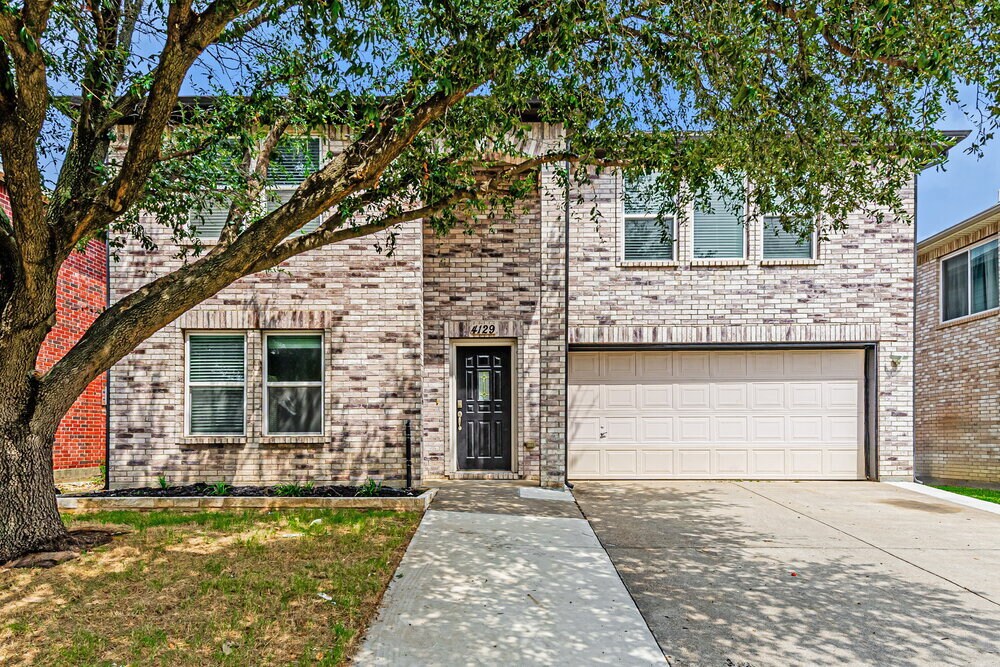 4129 Fossile Butte Dr in Fort Worth, TX - Building Photo