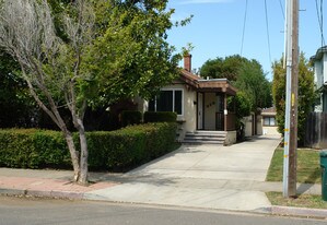 429 E Bellevue Ave in San Mateo, CA - Building Photo