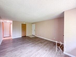 111 W Lippert Dr in Port Orchard, WA - Building Photo - Building Photo
