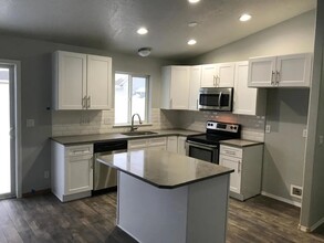 4835 W Candlewood Dr in Post Falls, ID - Building Photo - Building Photo