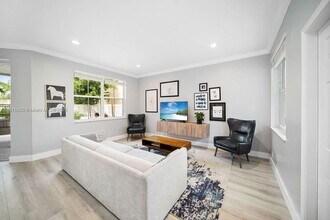 721 Tanglewood Cir in Weston, FL - Building Photo - Building Photo