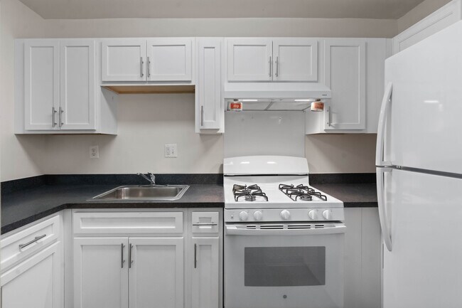 Skyline Apartments in Washington, DC - Building Photo - Building Photo