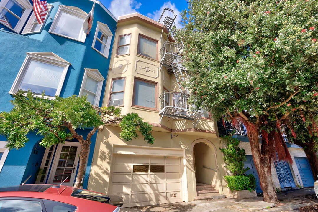 165 Beaver St in San Francisco, CA - Building Photo