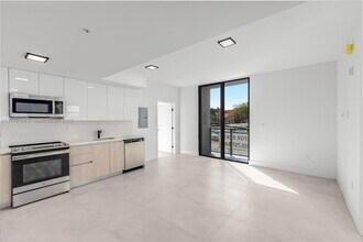 1547 NW 2nd St in Miami, FL - Foto de edificio - Building Photo