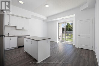 385 Arctic Red Dr in Oshawa, ON - Building Photo - Building Photo