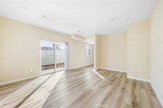 1002 E 33rd St in Los Angeles, CA - Building Photo - Building Photo