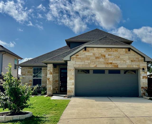 property at 909 Balsora Cv