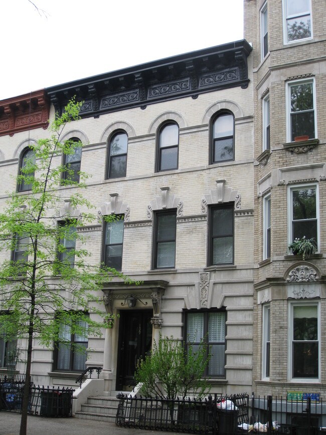 139 Russell St in Brooklyn, NY - Building Photo - Building Photo