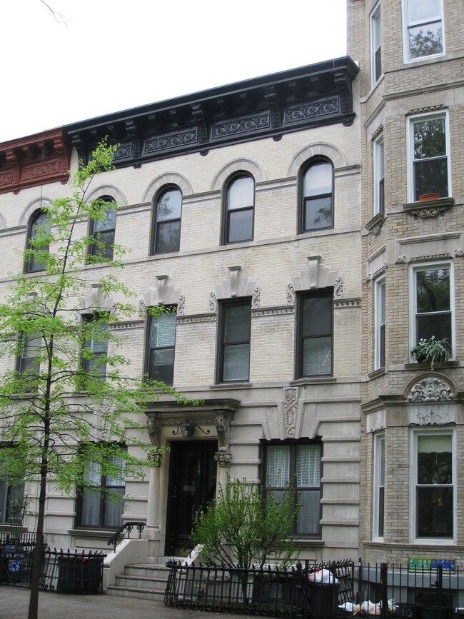 139 Russell St in Brooklyn, NY - Building Photo - Building Photo