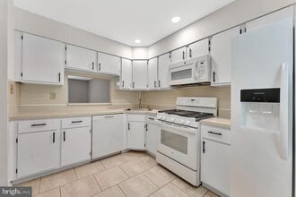 72 Sycamore Ct in Trenton, NJ - Building Photo - Building Photo