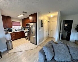 615 SW 16th Ct in Fort Lauderdale, FL - Building Photo - Building Photo