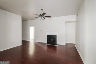 160 Lakeside Point in Covington, GA - Building Photo - Building Photo