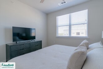 1148 Silber Rd, Unit 2439 in Houston, TX - Building Photo - Building Photo