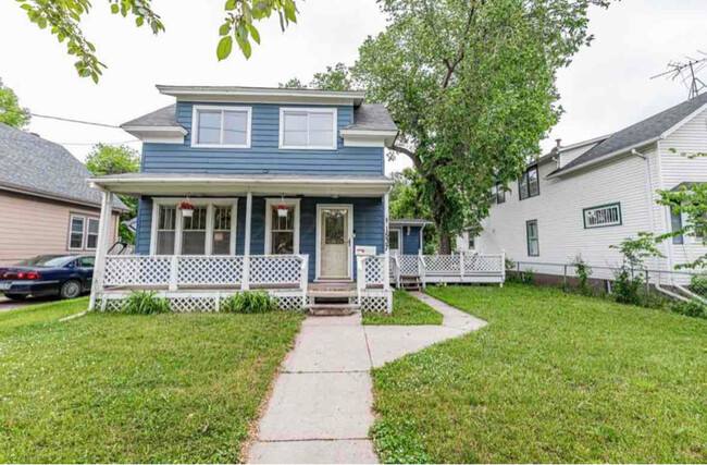 property at 1537 3rd Ave N