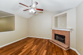 6659 Whitten Pine Dr in Memphis, TN - Building Photo - Building Photo