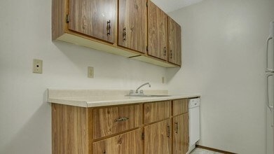 Hillcrest in Prince Albert, SK - Building Photo - Interior Photo