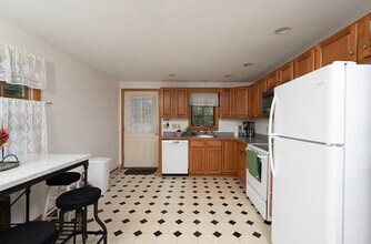 40 Emilissa Ln in Weymouth, MA - Building Photo - Building Photo