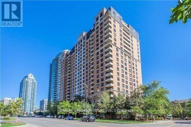 18-218 Sommerset Way in Toronto, ON - Building Photo