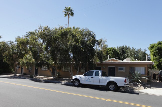 San Anselmo Apartments in Palm Desert, CA - Building Photo - Building Photo