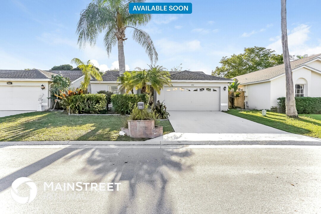 1332 Waterway Cove Dr in Wellington, FL - Building Photo