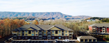 Retreat at Meadowview in Kingsport, TN - Building Photo - Building Photo