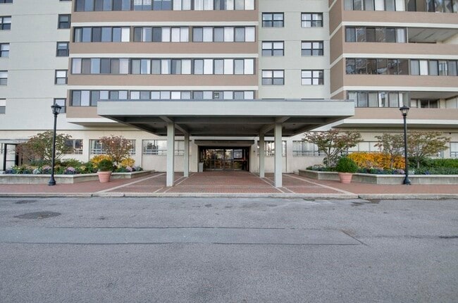 property at 6 Whittier Pl