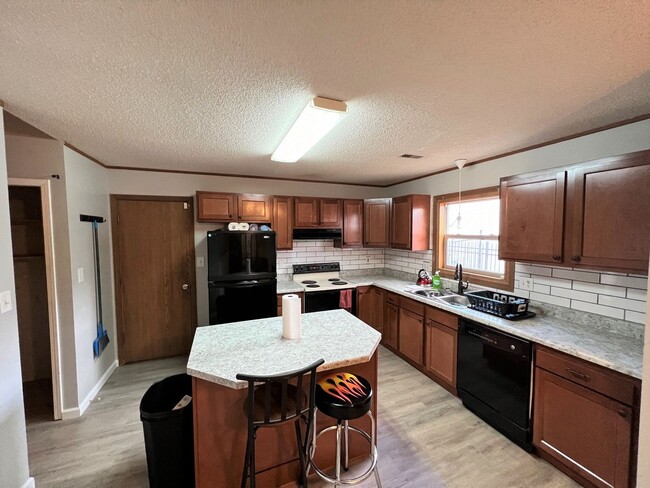 property at 320 Palomino Ln