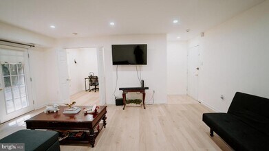 5933 Quantrell Ave-Unit -T2 in Alexandria, VA - Building Photo - Building Photo