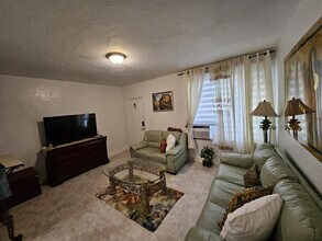 680 SW 7th Ave in Miami, FL - Building Photo - Building Photo