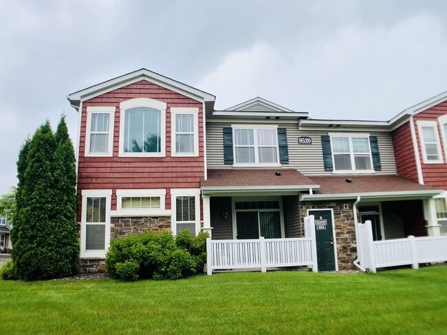 9520 Washington Blvd in Chanhassen, MN - Building Photo - Building Photo