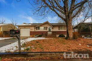 1227 Hartford St in Colorado Springs, CO - Building Photo