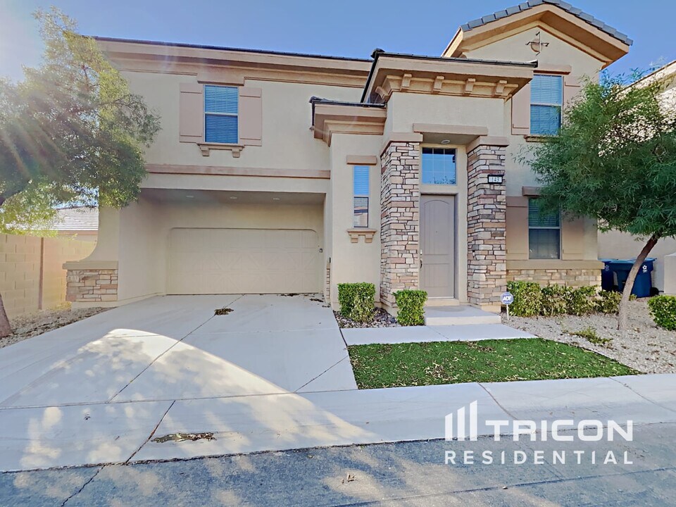 143 Manor House Ave in Las Vegas, NV - Building Photo