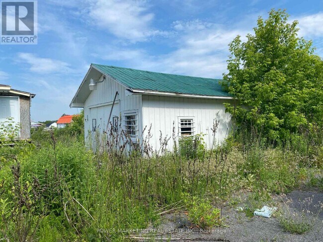 4075 Navan Rd in Ottawa, ON - Building Photo - Building Photo
