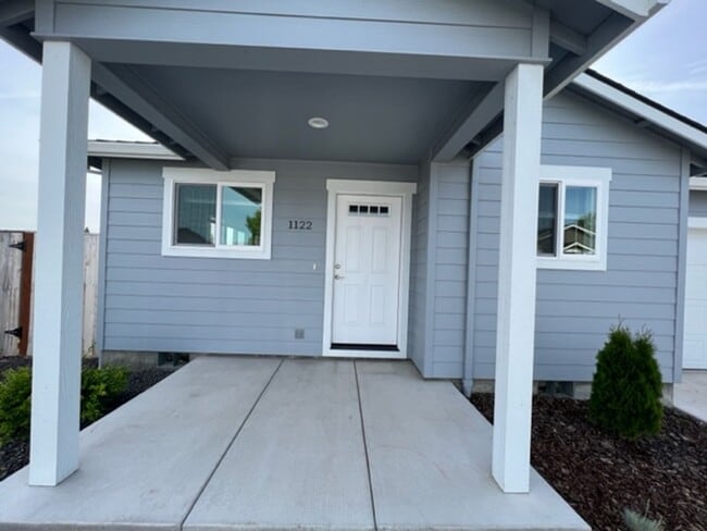 1100 Garfield St in Medford, OR - Foto de edificio - Building Photo