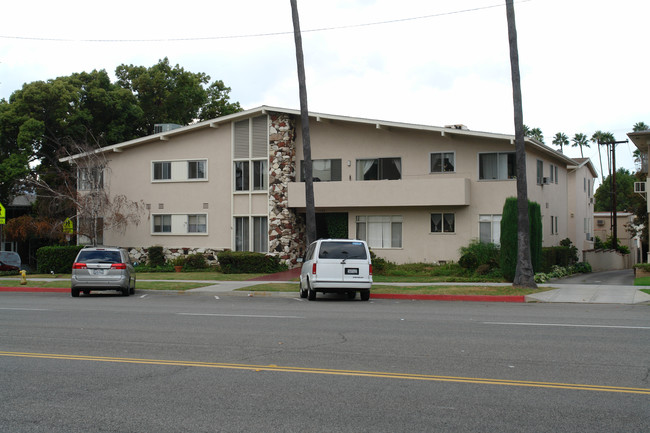 1303 N Brand Blvd in Glendale, CA - Building Photo - Building Photo