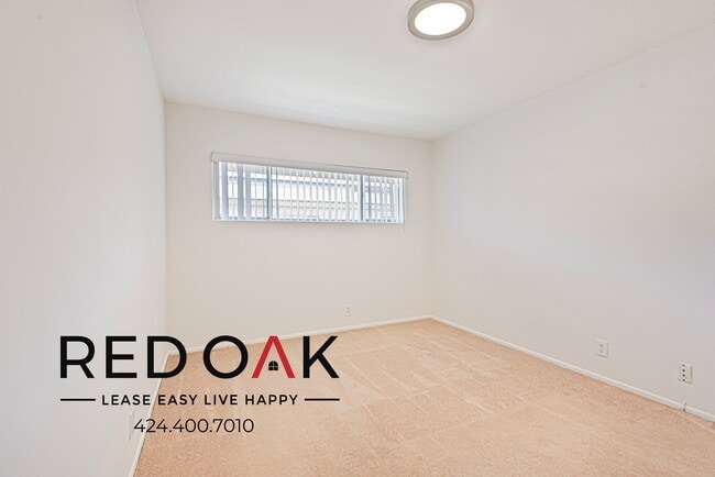 6045 Whitsett Ave in Los Angeles, CA - Building Photo - Building Photo
