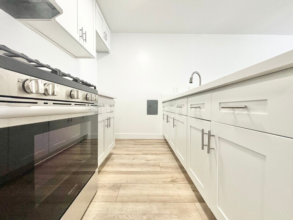 247 S Rampart Blvd-Unit -101 in Los Angeles, CA - Building Photo