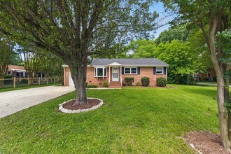 173 Emmaus Rd in Poquoson, VA - Building Photo - Building Photo