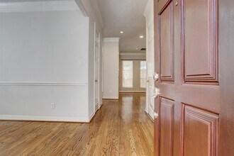 2822 Briarhurst Park in Houston, TX - Building Photo - Building Photo