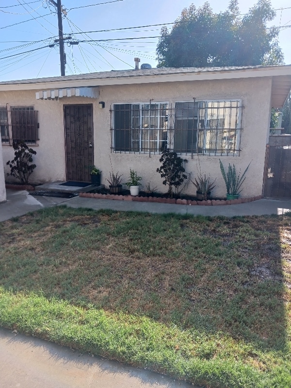 8417 San Gabriel Ave in South Gate, CA - Building Photo - Building Photo