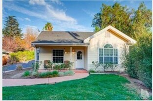 422 S Montgomery St in Ojai, CA - Building Photo