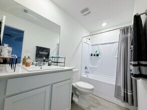 412 Texas Angel Way in Jarrell, TX - Foto de edificio - Building Photo