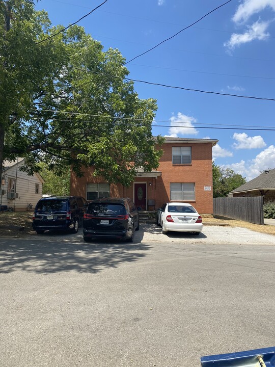 1108 Neff St, Unit 2 in Denton, TX - Building Photo