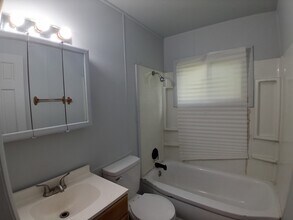 1009 Glenwood Dr in Danville, IL - Building Photo - Building Photo